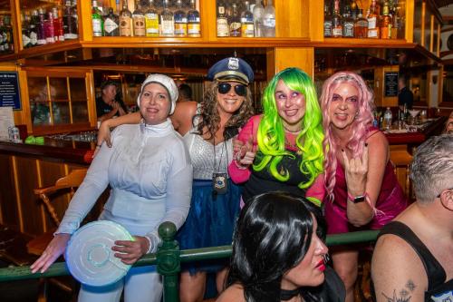Pop Icon Party featuring Retro DJ Travis Bell
