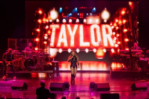 On The Main Stage Taylor Dayne (Blue SeaPass)