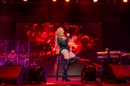 On The Main Stage Taylor Dayne (Red SeaPass)